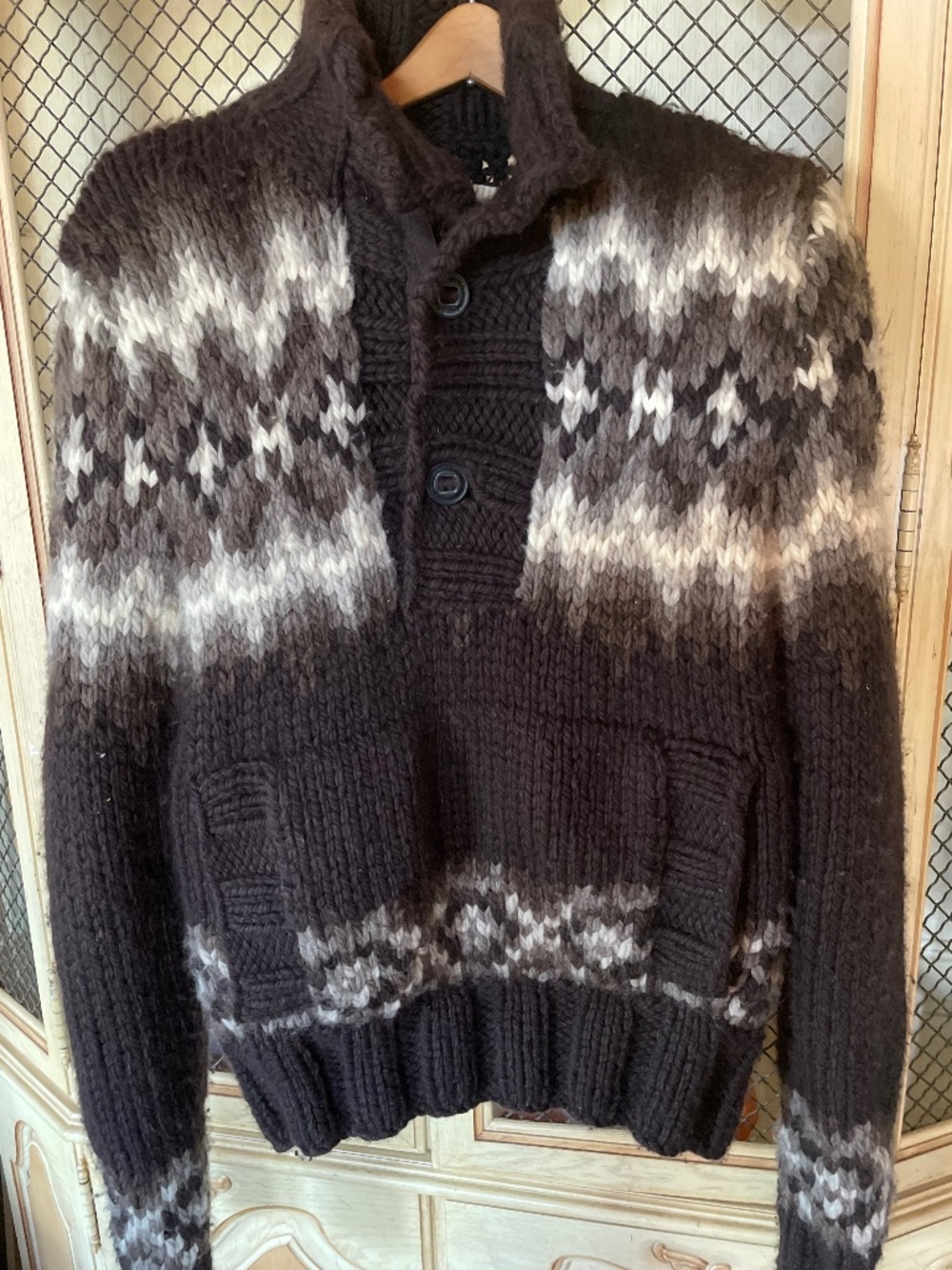 Abercrombie Men’s Hand Knit 100% wool Sweater